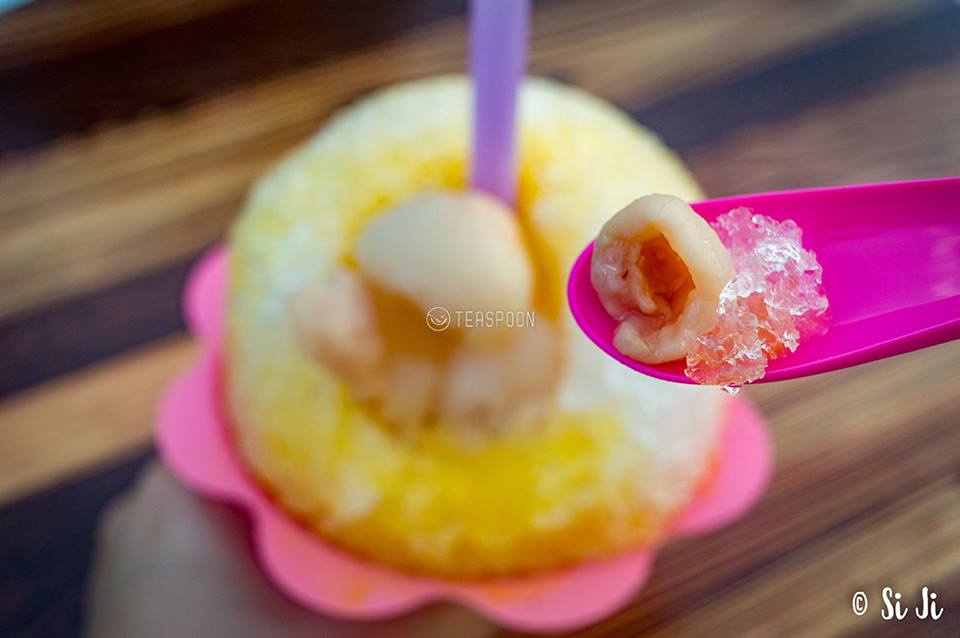 Hawaiian Mango Shaved Ice in the Kuching Summer 2