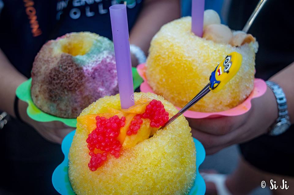 Hawaiian Mango Shaved Ice in the Kuching Summer 3