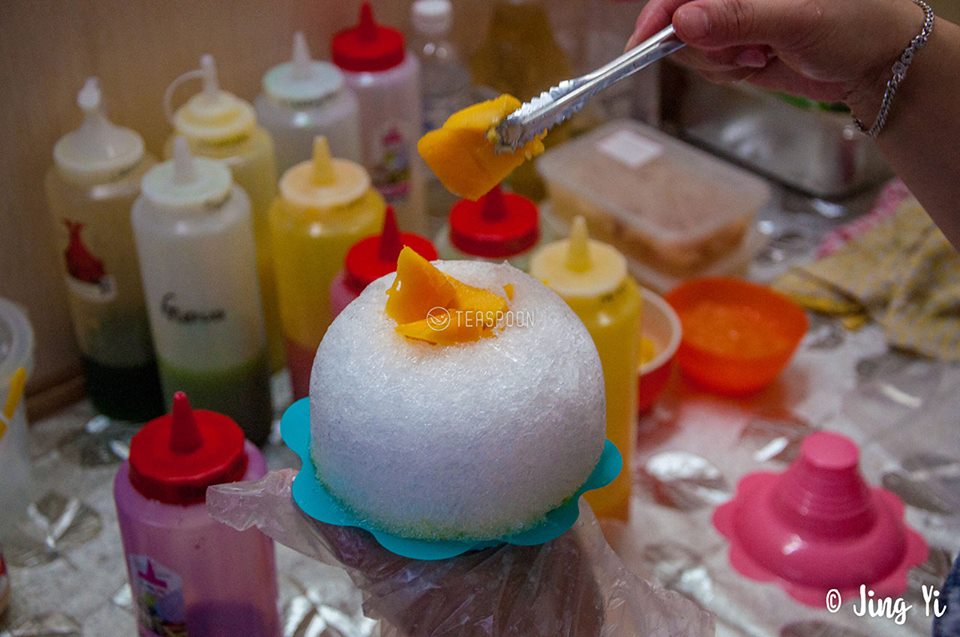 Hawaiian Mango Shaved Ice in the Kuching Summer 9