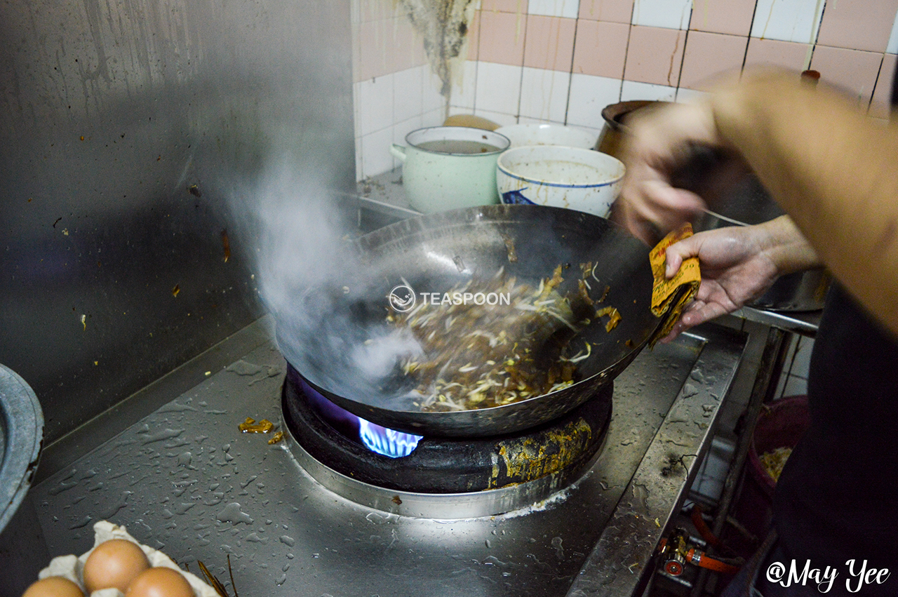 DINNER Hui Sing Hawker Centre PALM ROAD TAUGEH KUEH TIEW STALL KUEH TIEW MAKING