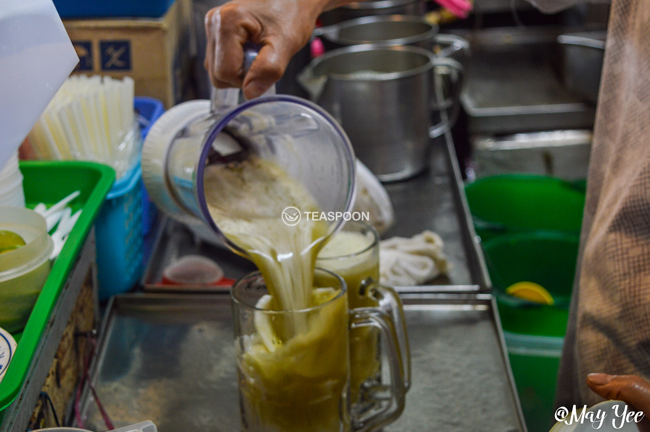 LUNCH Song Kheng Hai MAO ZHONG DRINK STALL SUGARCANE & COCONUT DRINK MAKING