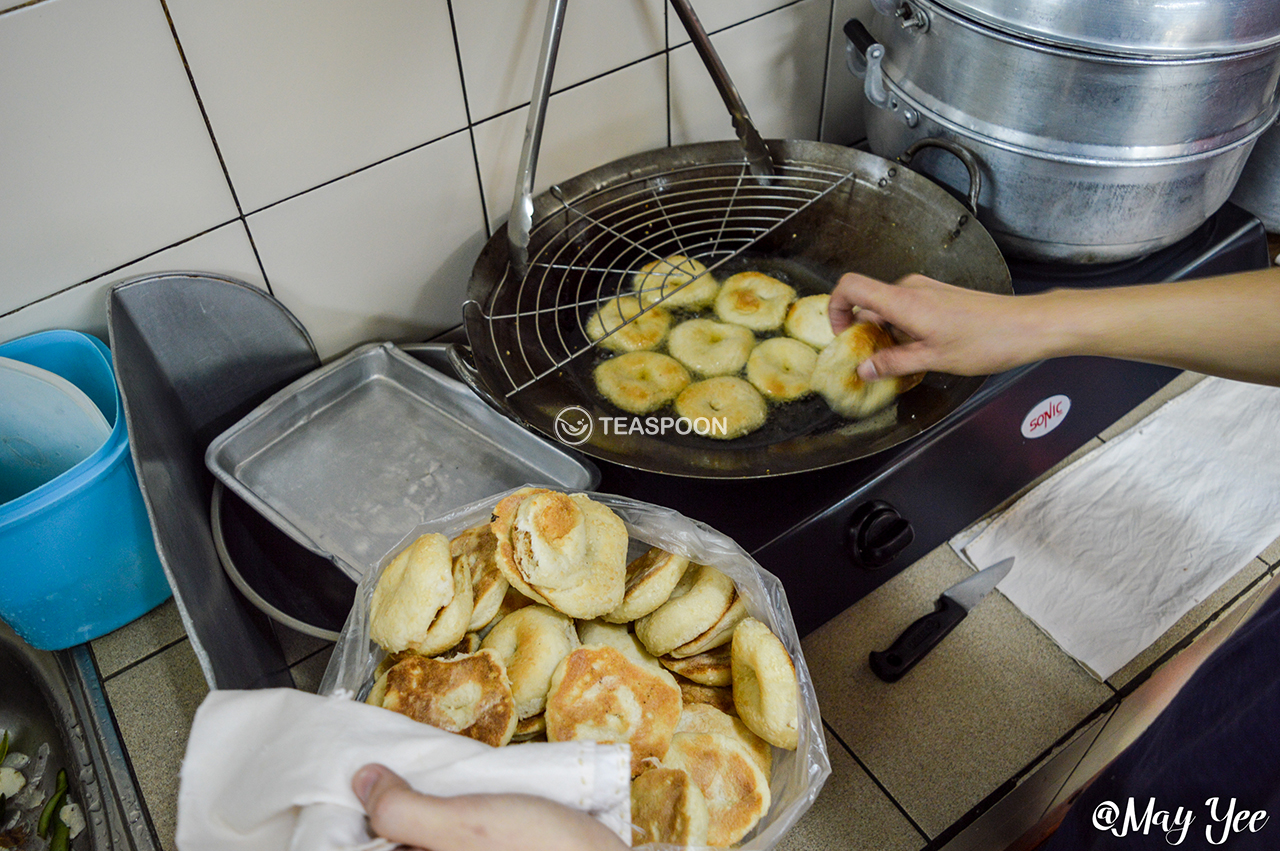 LUNCH Song Kheng Hai RIHGA STALL GONG PIA MAKING