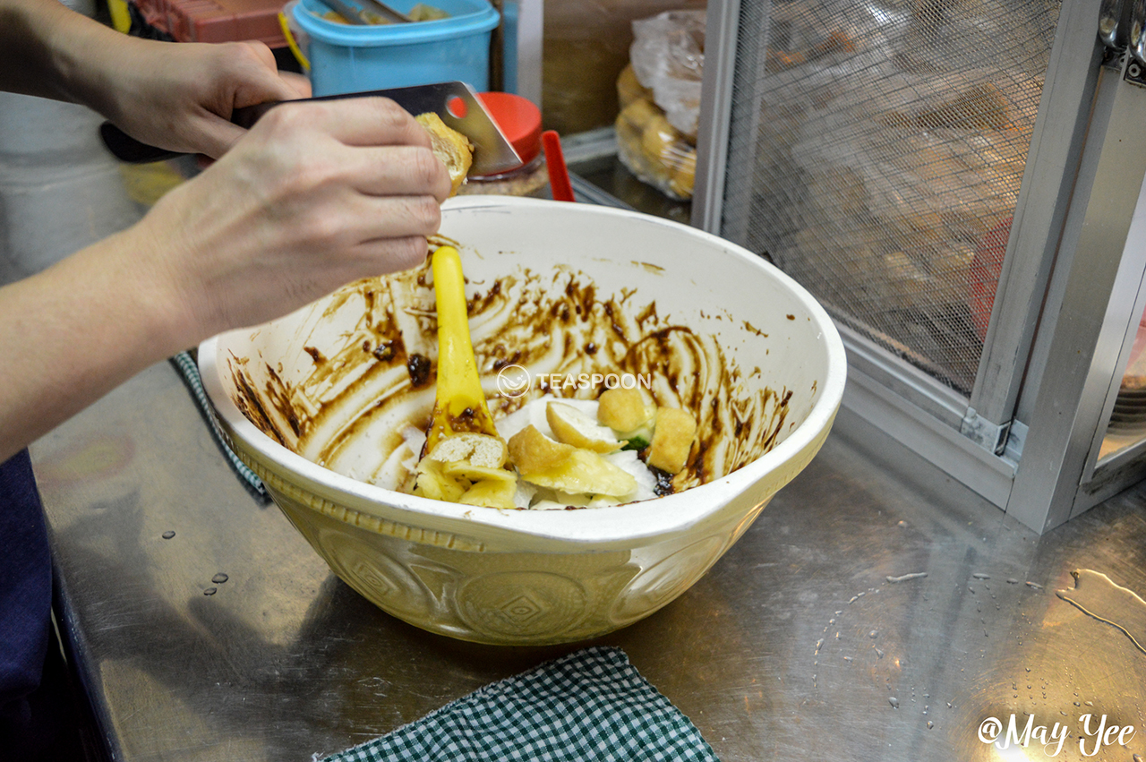 LUNCH Song Kheng Hai RIHGA STALL ROJAK MAKING