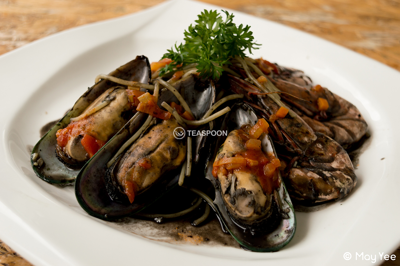 Squid Ink Seafood Pasta (2)
