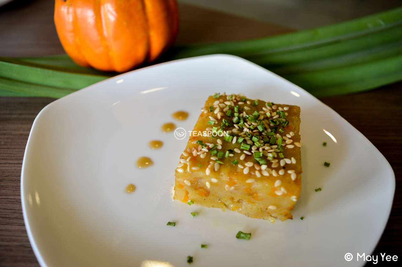 Steam Savory Pumpkin Kueh (2)