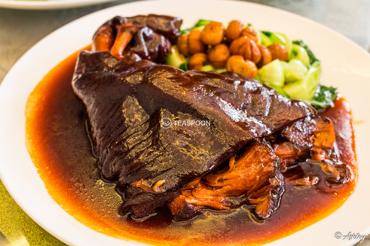 Chestnut Stewed Pork Leg