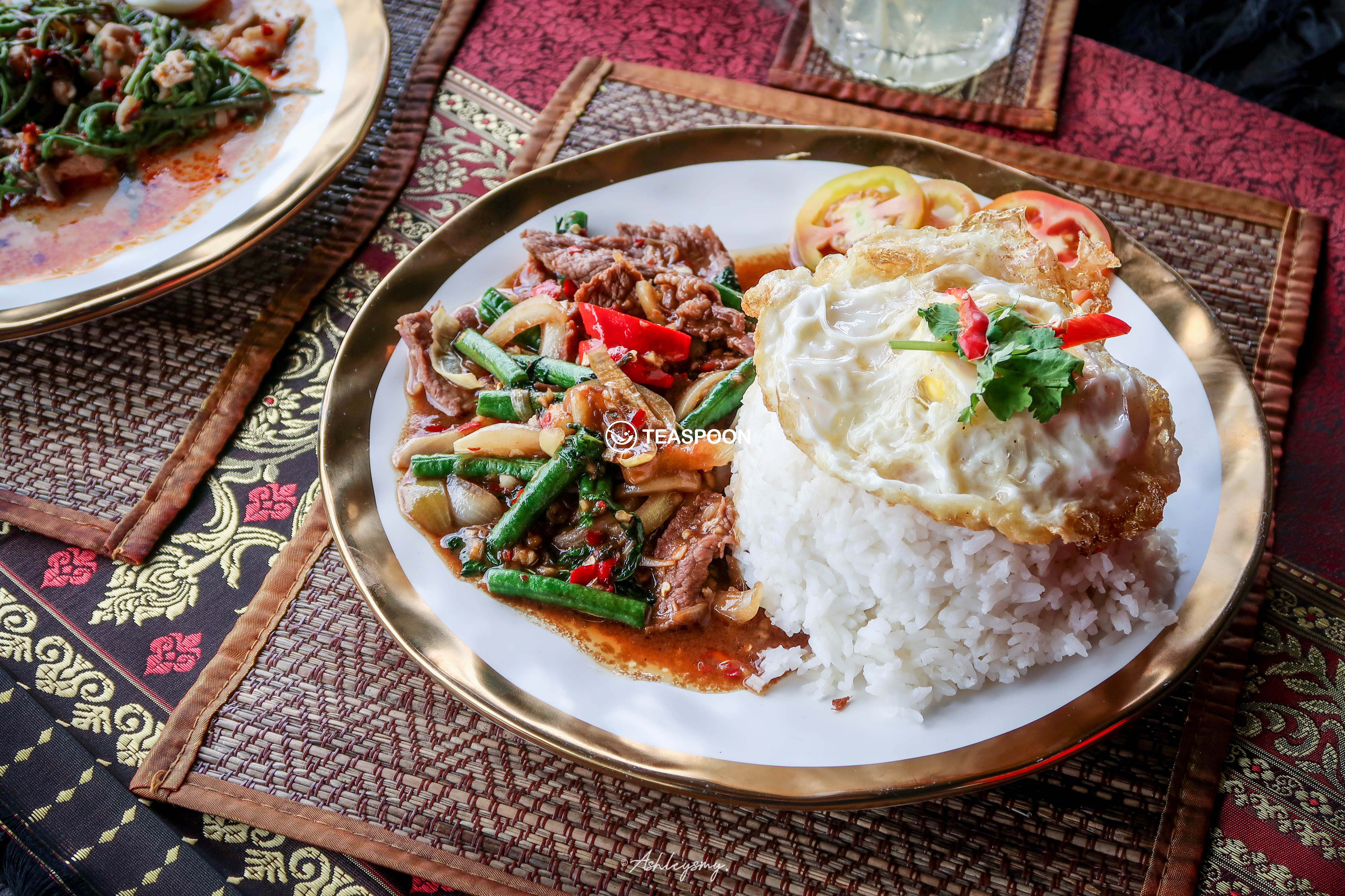 Stir Fried Beef w Thai Basil Leaves & Rice w Egg