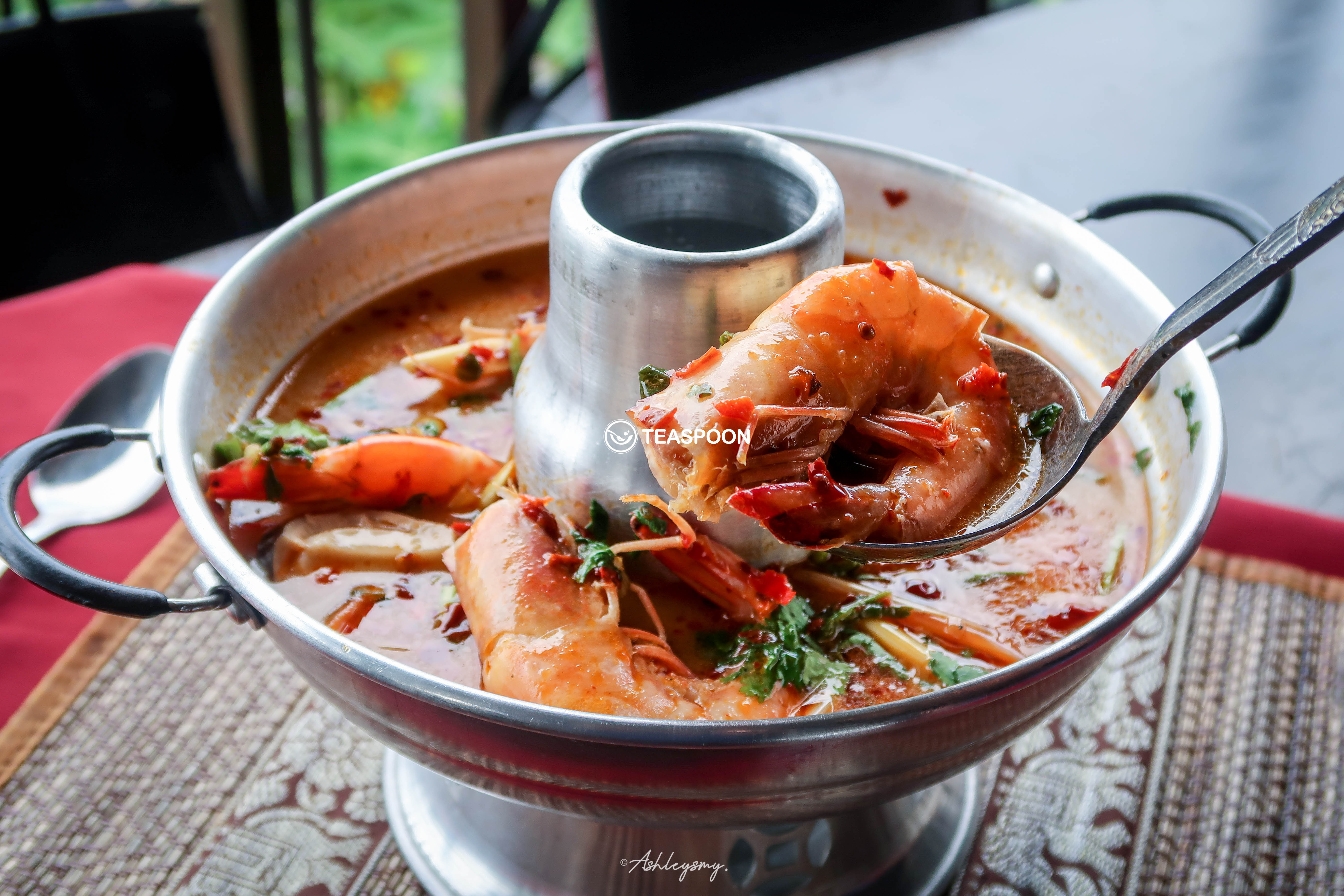 Tomyum Creamy Prawn Soup (Tomyum Nam Khon Kung)