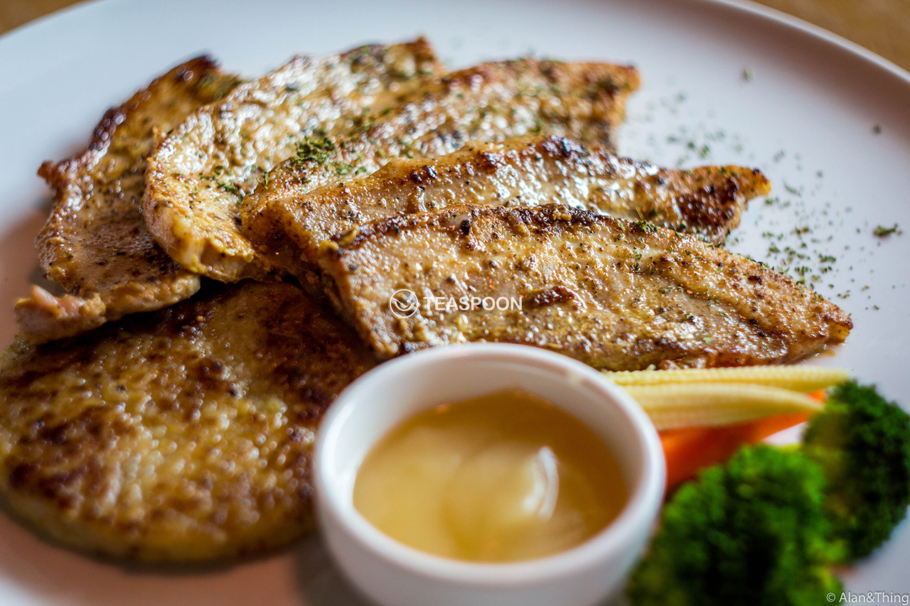 Grilled Pork Belly Ribs with Apple Sauce (8)