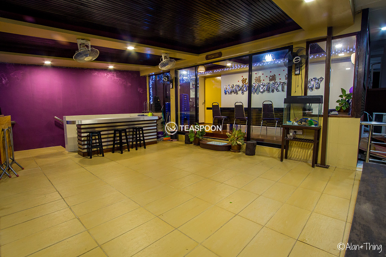 Surroundings (booking) (2)