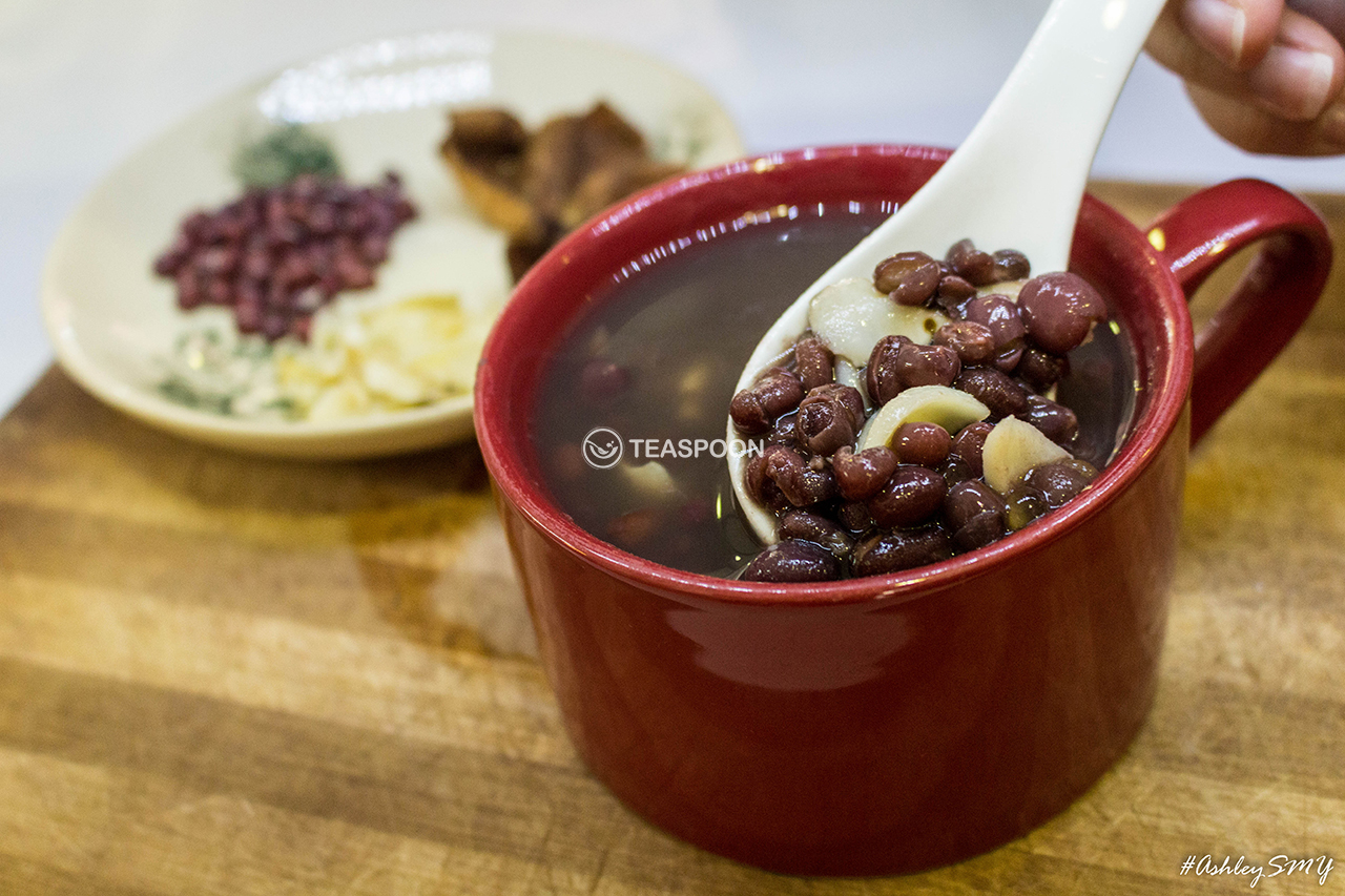Red Bean with Lotus Seeds & Tangarine Peel Soup (1)
